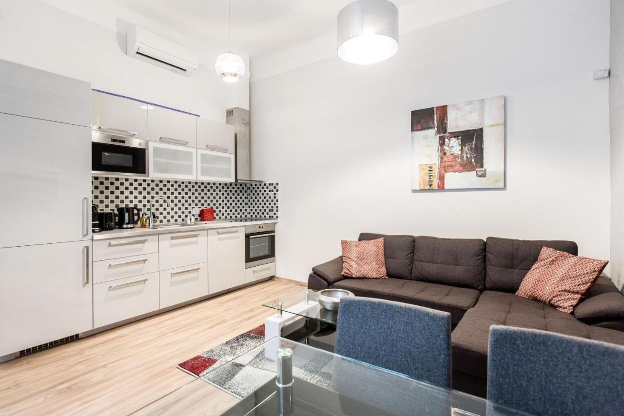 Quiet Nest In The Bustling Centre Of Apartmán