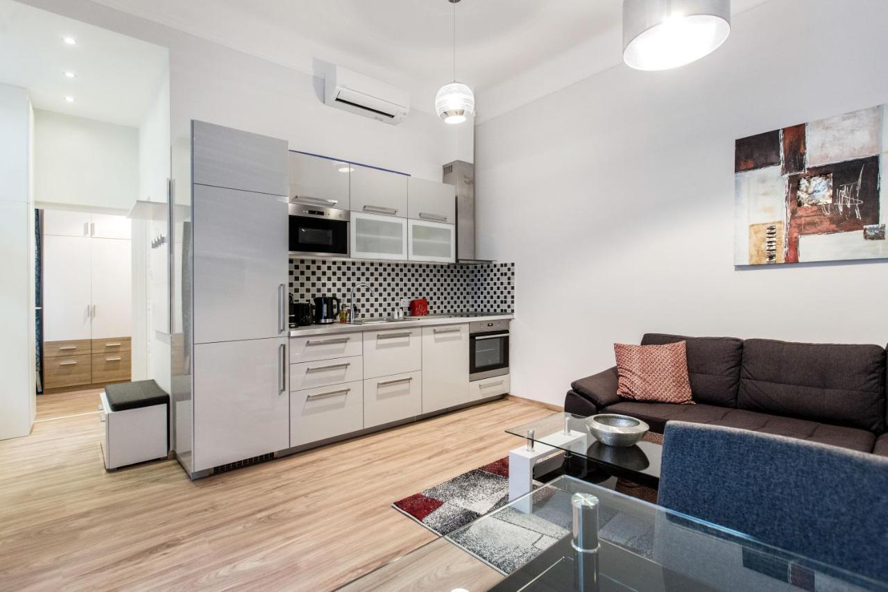 Quiet Nest In The Bustling Centre Of Apartmán Budapest